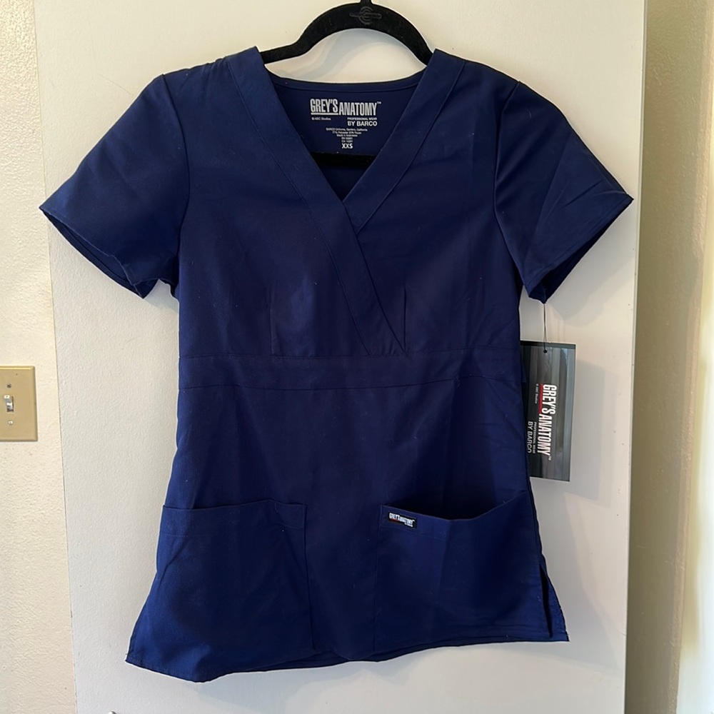 Scrub Top NWT